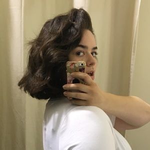 Meet your Posher, Dominique